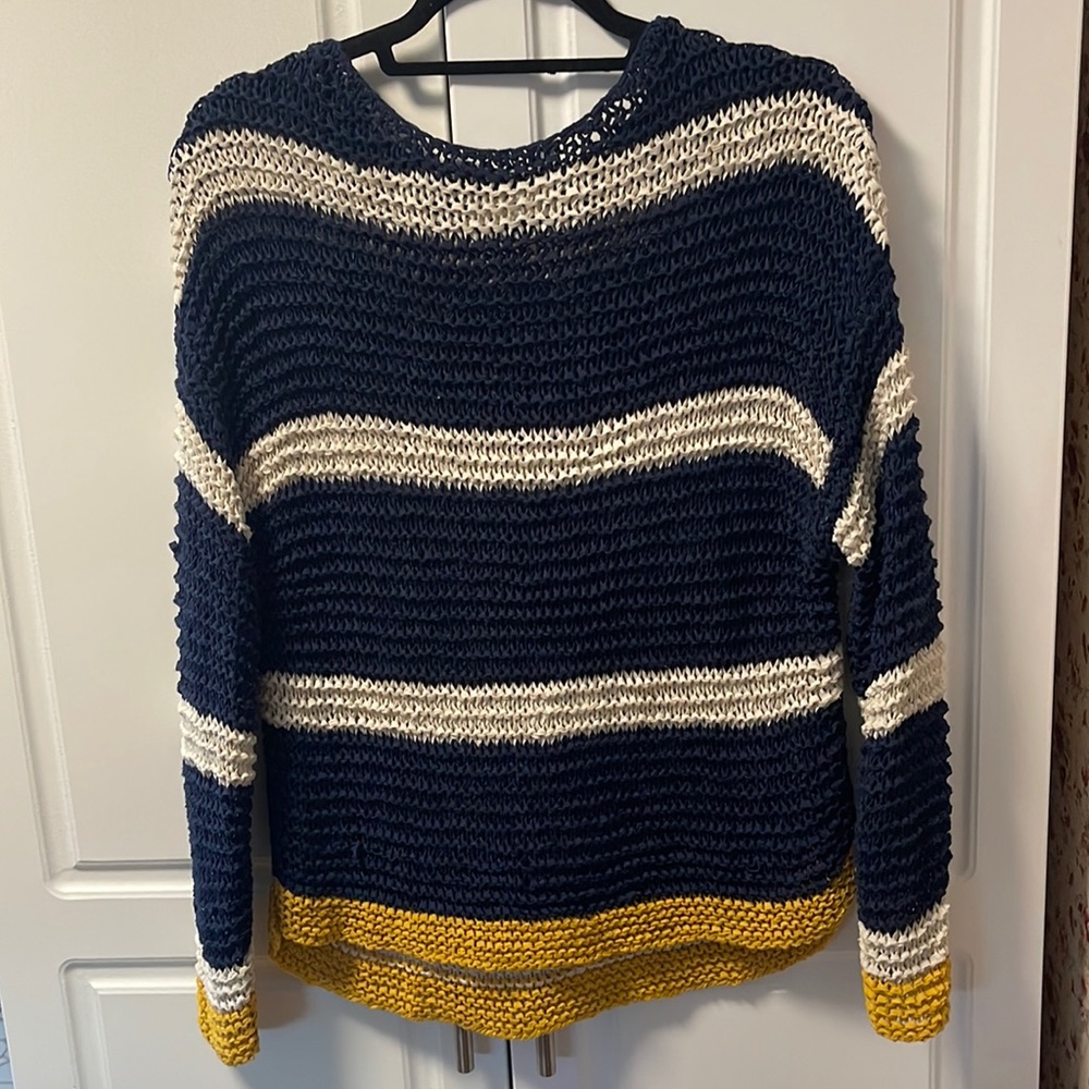Zara fishnet style sweater medium in good condition
